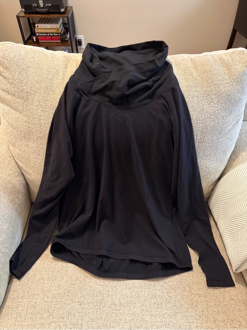 Black Lululemon long sleeve top with cowl neck size 12 #activewear #athletic